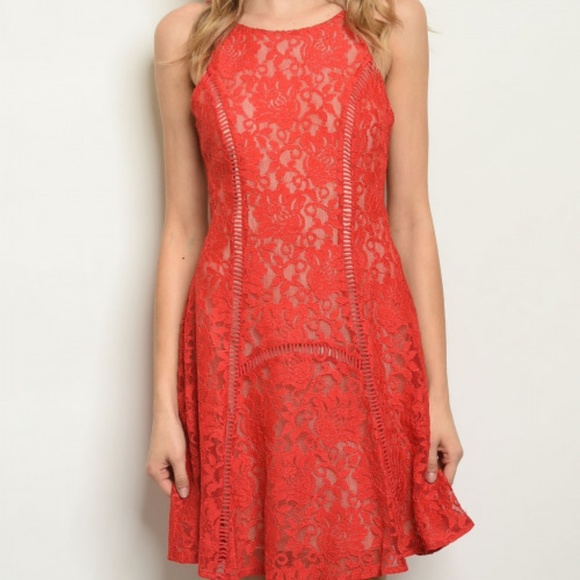 Gorgeous red high neck lace dress - Picture 2 of 3